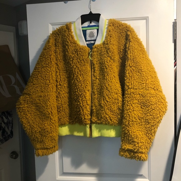 UO Teddy Bear Bomber - Picture 3 of 8